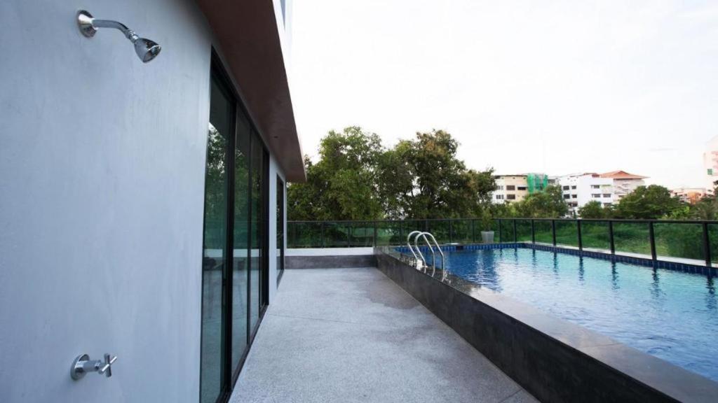 B2 South Pattaya Premier Hotel Extérieur photo